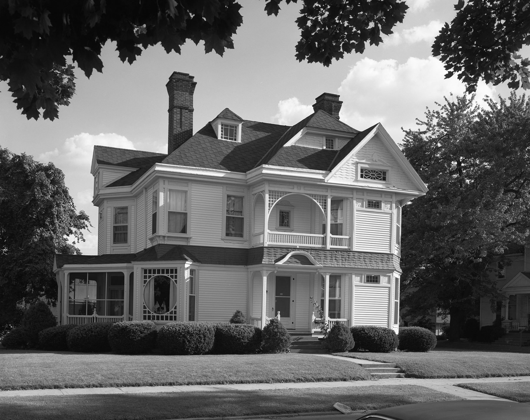 Black and white photograph of the historic Weesner-Talbert house