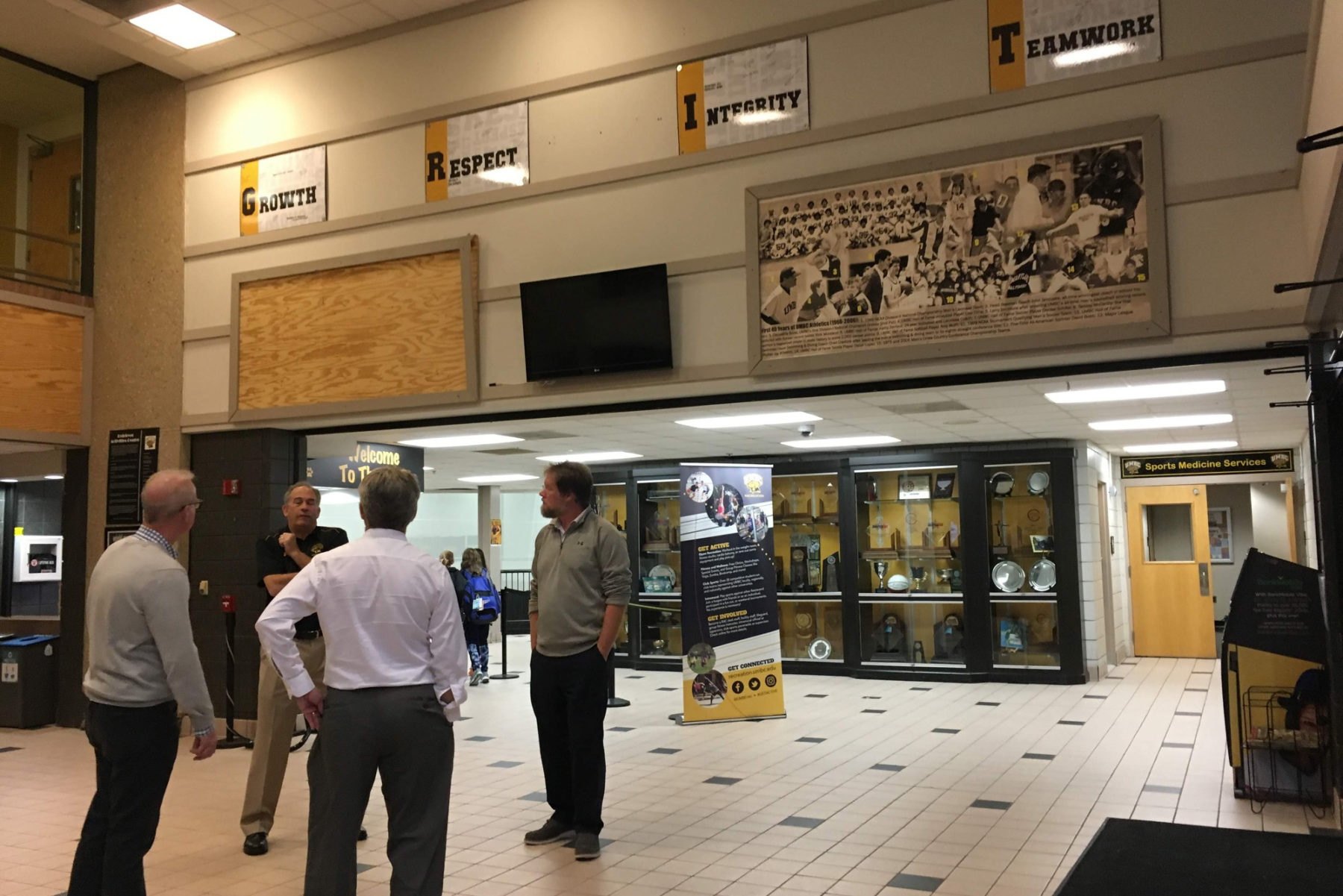 existing conditions photo of lobby prior to renovation