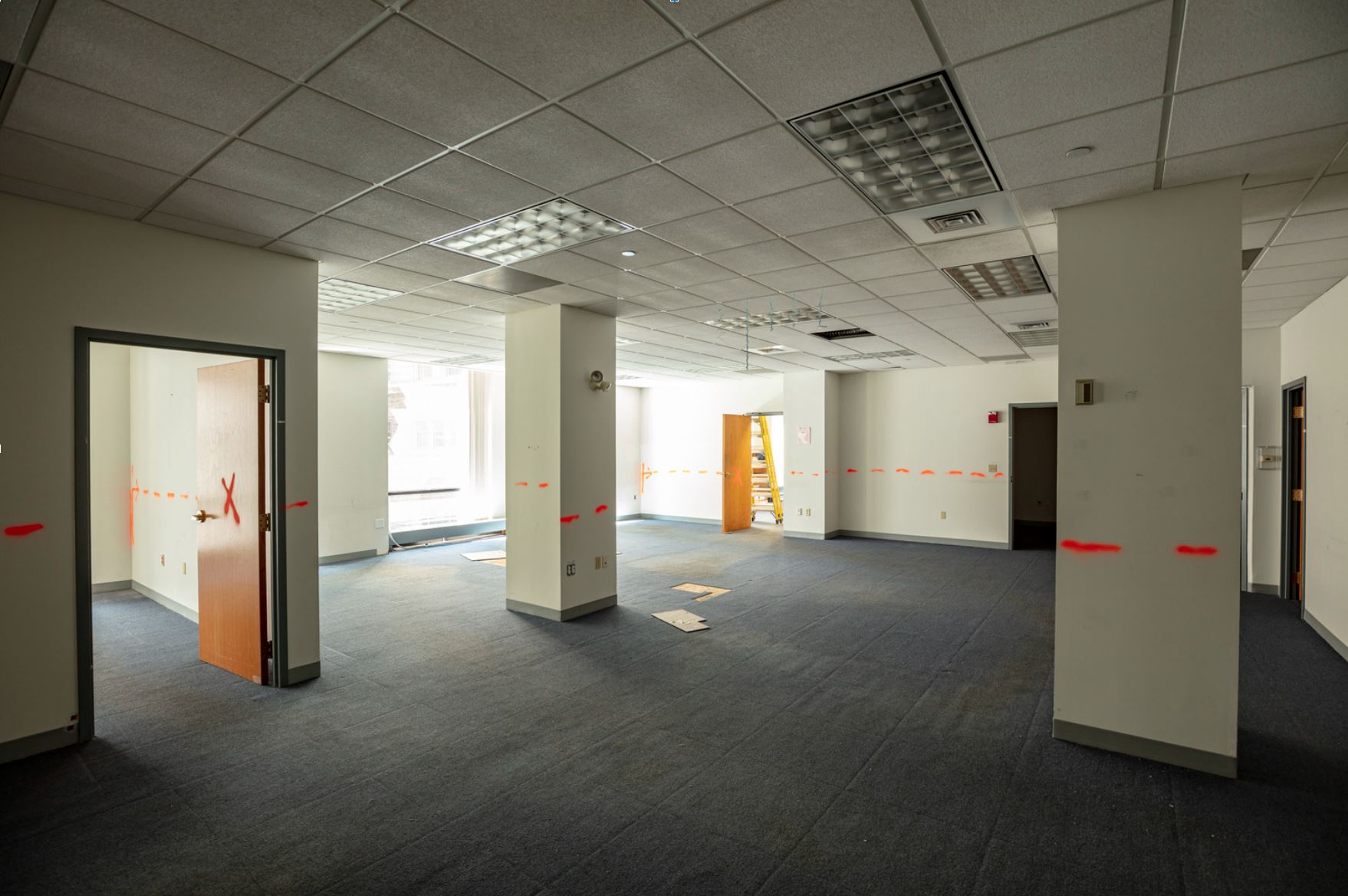 photograph of interior before renovation